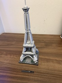 LEGO ARCHITECTURE: The Eiffel Tower (21019)