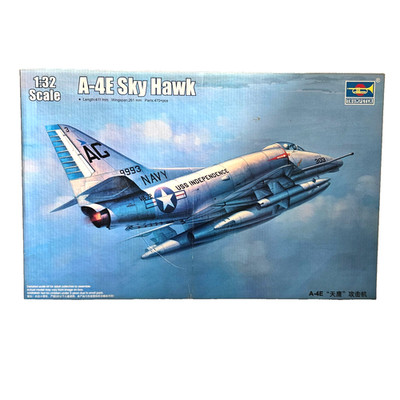 1/32 TRUMPETER A-4E SKY HAWK #02266 NEW AIRPLANE MODEL KIT