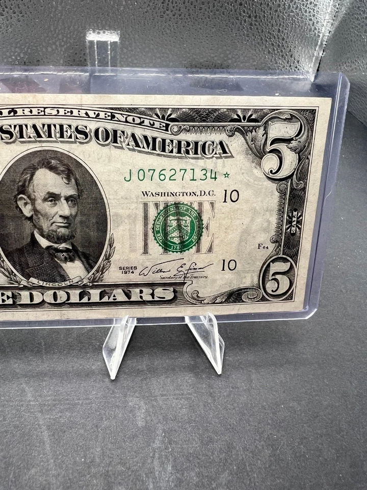 1974 USA $5 TREASURY NOTE GREEN SEAL REPLACEMENT - SN # J07627134* - Image 3 of 4