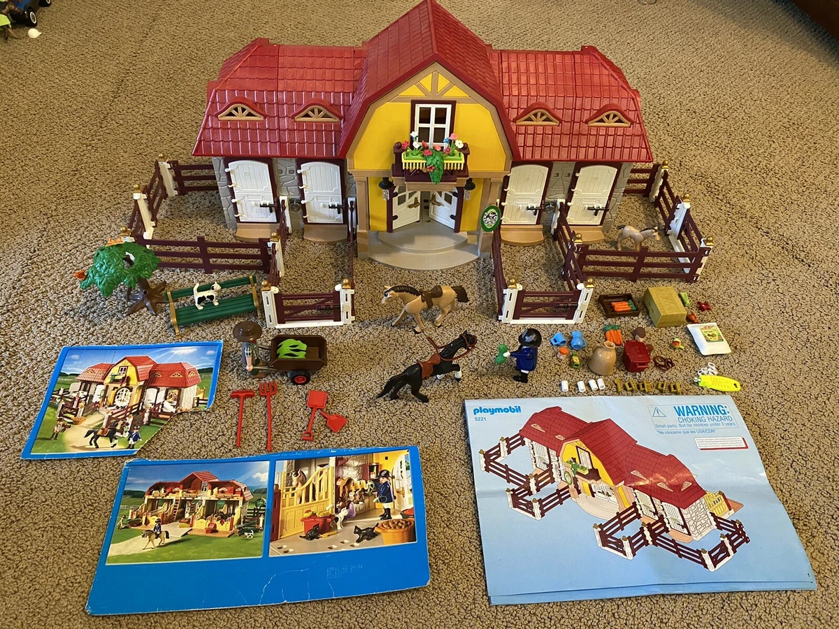 Playmobil Country 5221 Large Horse Farm Paddock Equestrian Stable