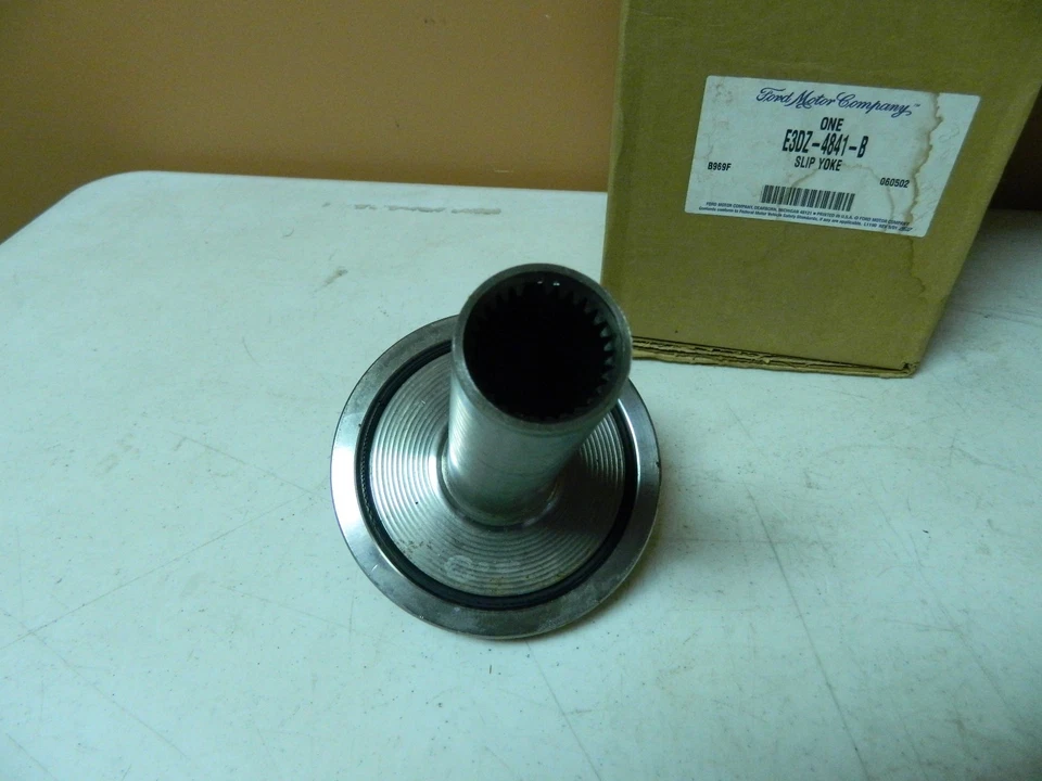 Nuevo conjunto de yugo deslizante Ford 1984-1991 fabricante de equipos originales LTD Crown Victoria Thunderbird  Foto 3 de 4