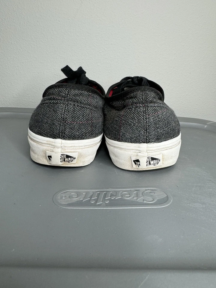 Vans Classic Black Skateboard Shoes (Men’s Size 10) - Image 4 of 4