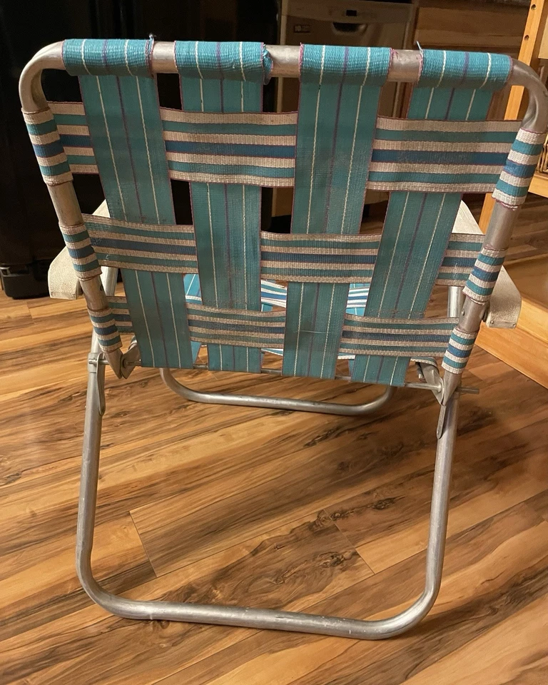 Silla de césped vintage con marco de aluminio plegable Sunbeam Webbed Foto 4 de 4