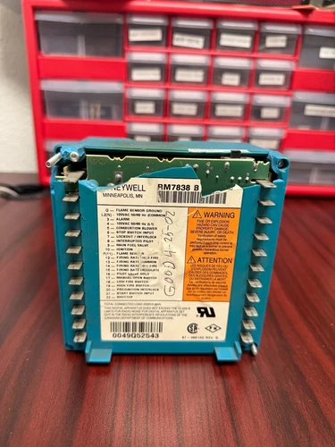 Honeywell Burner Control RM7838B1013 *read description*