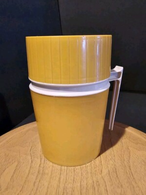 Vintage  70's Thermos Yellow King Seely Insulated Coffee Soup 7002- 10 Oz.