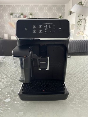 Philips Kaffeevollautomat 2200 Series, Milchaufschäumer, Schwarz