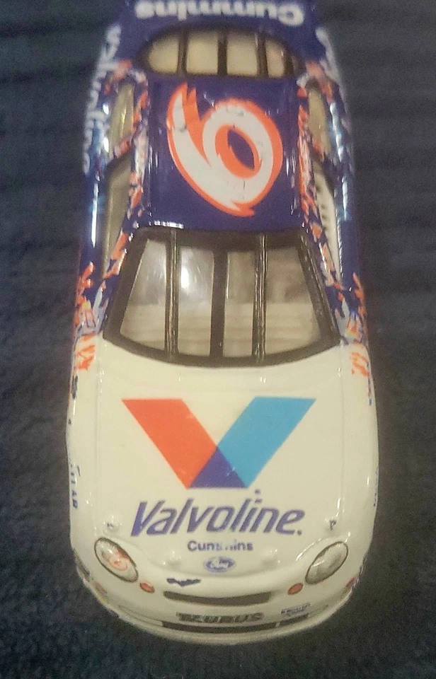 Vintage NASCAR #6 Mark Martin Valvoline 1997 Ford Taurus - Image 2 of 4