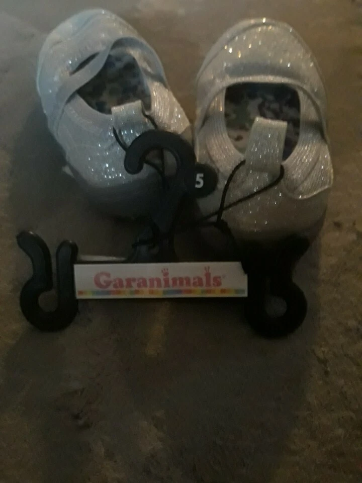 Zapatos nuevos niña talla 5 Foto 3 de 3