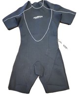 Shorty homme Akona 2,5 mm fermeture éclair dos ligne classique. Noir. Taille Medium/Large.