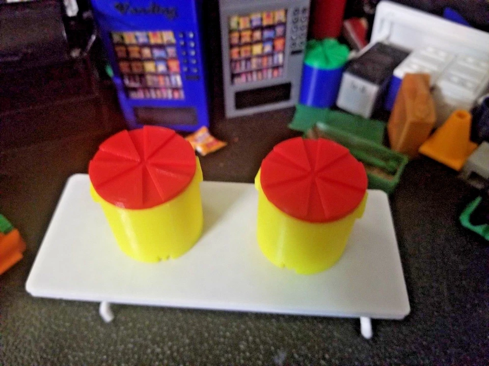 RC 1/10 Scale Bright Yellow Red Round Water Ice Cooler Rock Crawler Accessories - Image 3 of 4