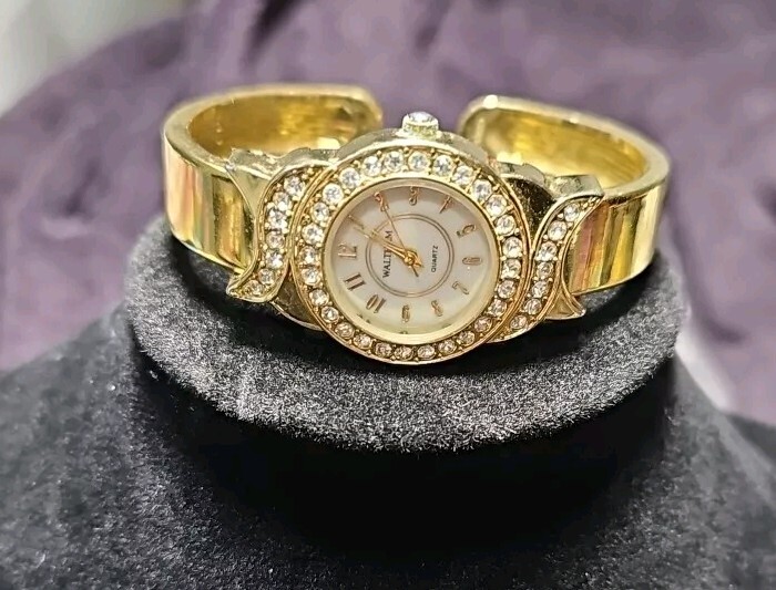Vintage Waltham Ladies Quartz Watch Gold Jewel Border | eBay display picture 3