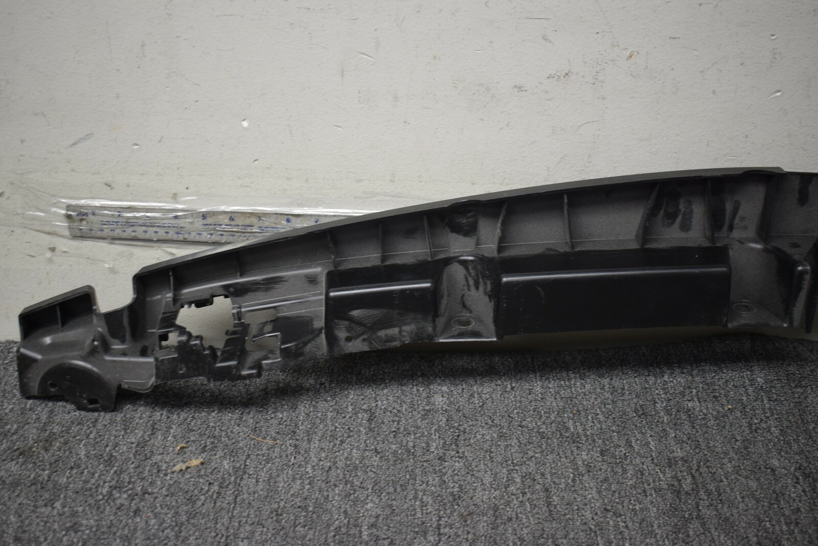 2019-2020 LAMBORGHINI URUS BUMPER GUIDE FACTORY OEM
