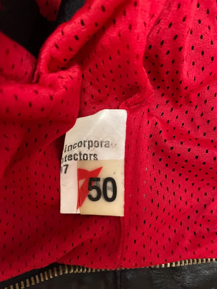 Chaqueta de motociclista de cuero Dainese talla 50 Foto 2 de 4