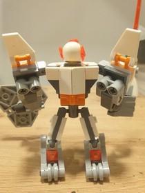 LEGO NEXO KNIGHTS: Battle Suit Aaron (70364) & Battle Suit Lance (70366)