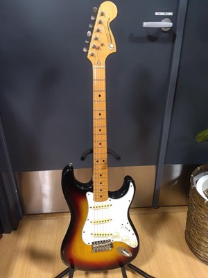 FERNANDES FST-70 Stratocaster-type Electric Guitar-01