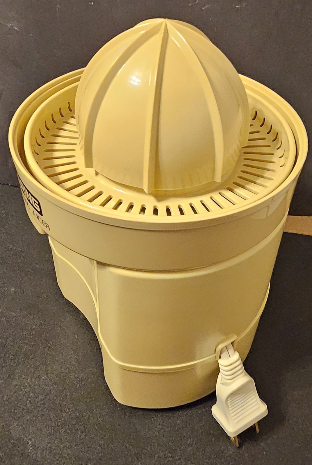 Vtg Waring Automatic Citrus Juicer Reamer 11JC10 120 V Electric Tested