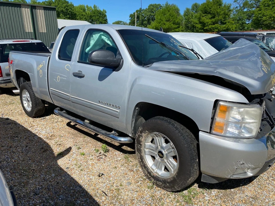 2011 Chevrolet Silverado 1500 Battery Tray OEM 15872637 Foto 3 de 4