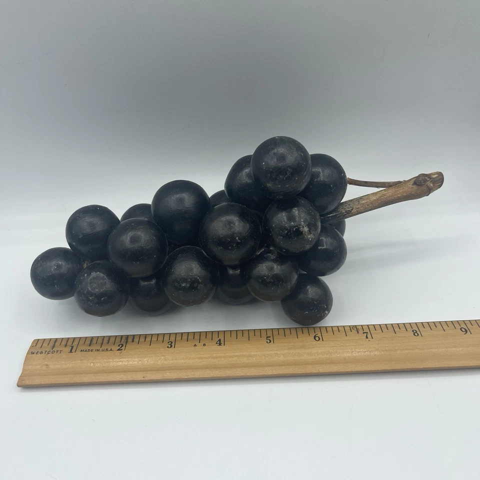 Antiguo ramo italiano de piedra de alabastro de uvas púrpuras arañazos en defectos de uvas Foto 2 de 4