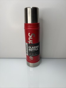 ⭐︎supreme stanley20oz vacuum lnsulated⭐︎ Supreme Stanley 20 oz. Vacuum Insulated Bottle Red - FW19 - US