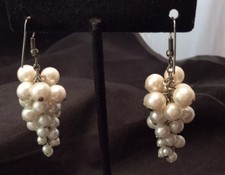 Faux Pearl Bead Cluster Hook Fashion Earrings in Silver Tone Setting