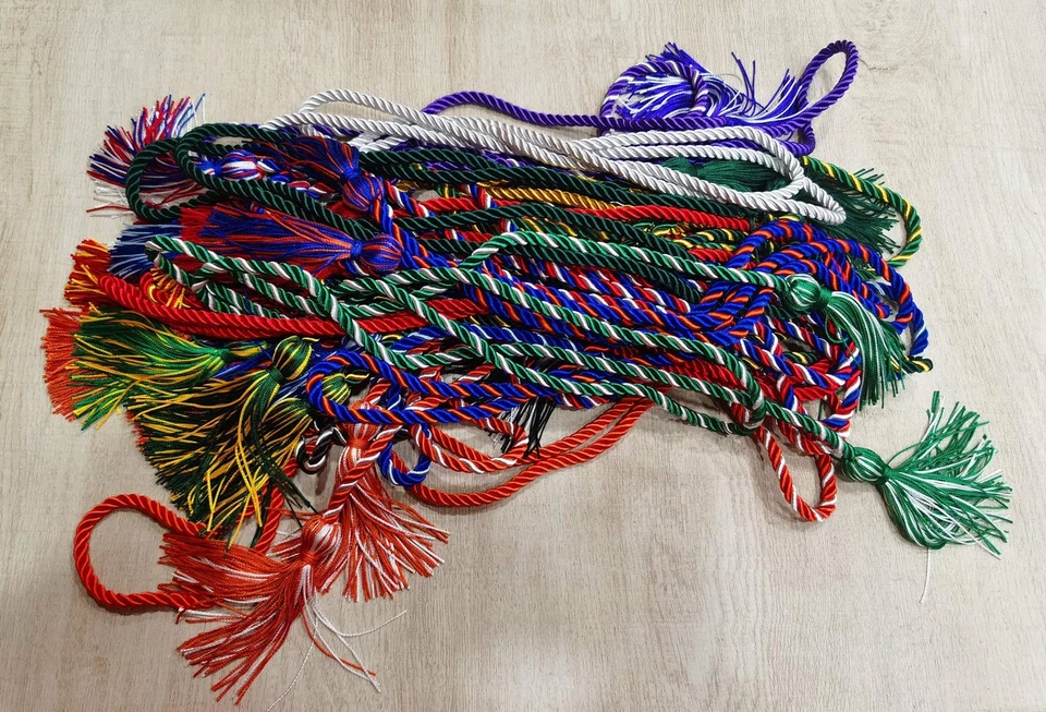 Cordones de honor de graduación hechos a mano, 2 piezas 68 pulgadas, negros y plateados Foto 4 de 4