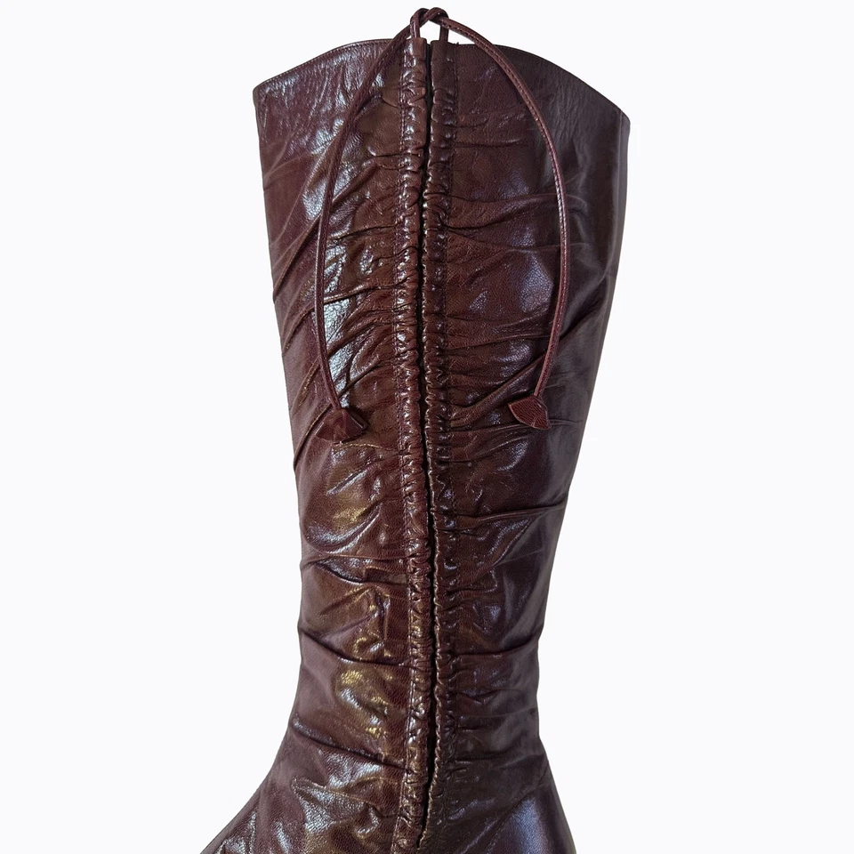 Botas De Colección Marc Jacobs Cuero Italiano Tacón Gatito 7.5 Borgoña Años 90 Y2K Edgy Foto 3 de 4