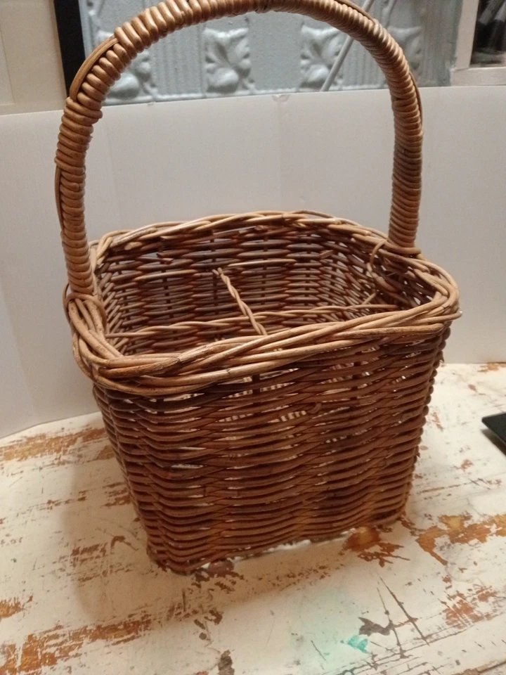 Vintage French Wicker 4 Wine Bottle Storage Basket With Strong Handle 30x28x39cm - Image 2 of 4