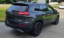 2017 Jeep Cherokee Latitude AWD  V-6 Loaded Leather Brand new brakes New tires