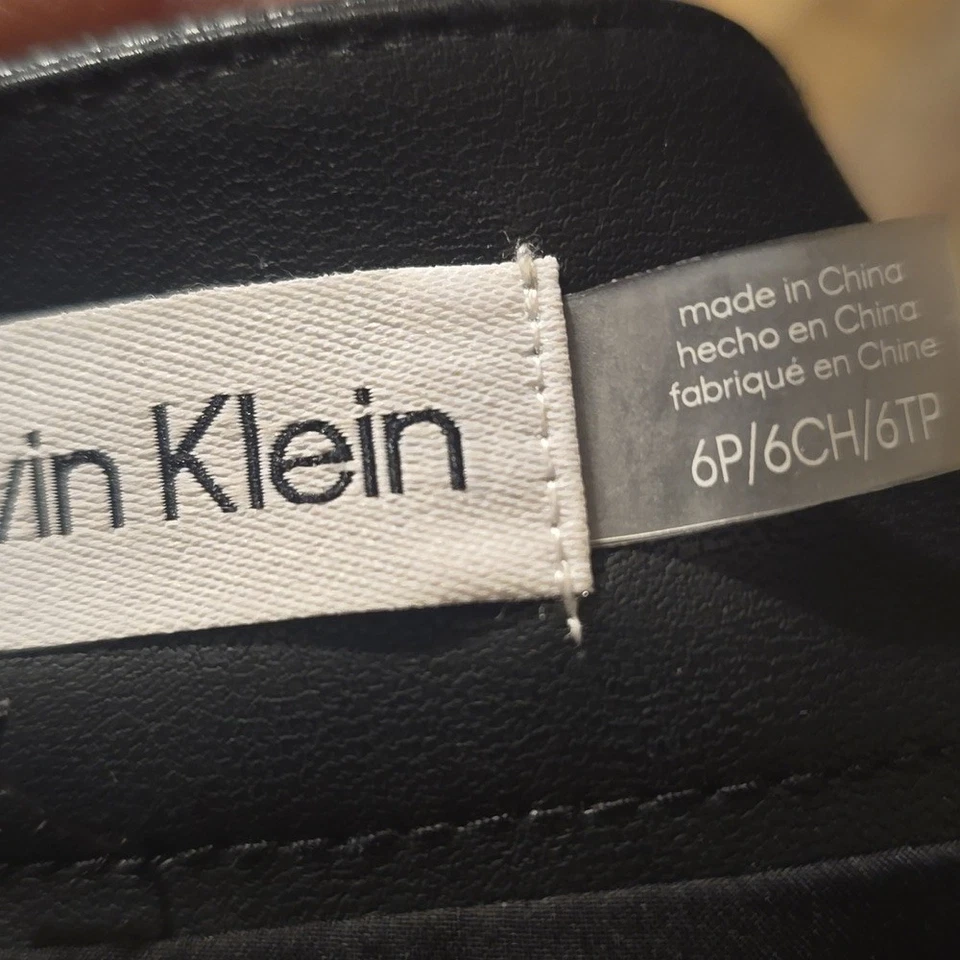 Falda de imitación de cuero negra Calvin Klein talla 6P Foto 4 de 4