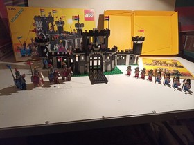 Lego Black Monarch's Castle - 6085 - Complete with Box and Instructions... Perfect!