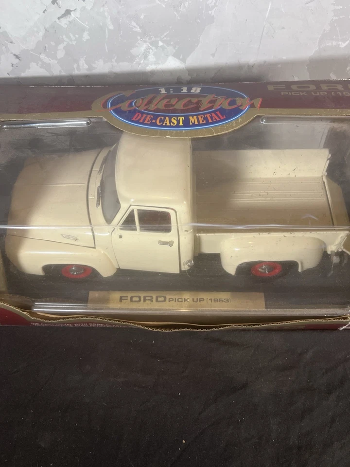 Road Legends 1953 Ford F-100 Pickup Cream Die Cast Model 1:18 Scale preowned - Image 2 of 4
