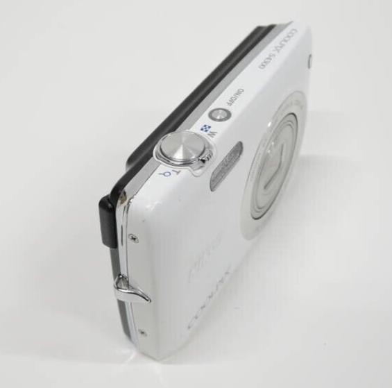 や*い様 Nikon COOLPIX S4300 ホワイト『美品』 Nikon COOLPIX S4300 White Digital Camera 16.0MP 6x Optical