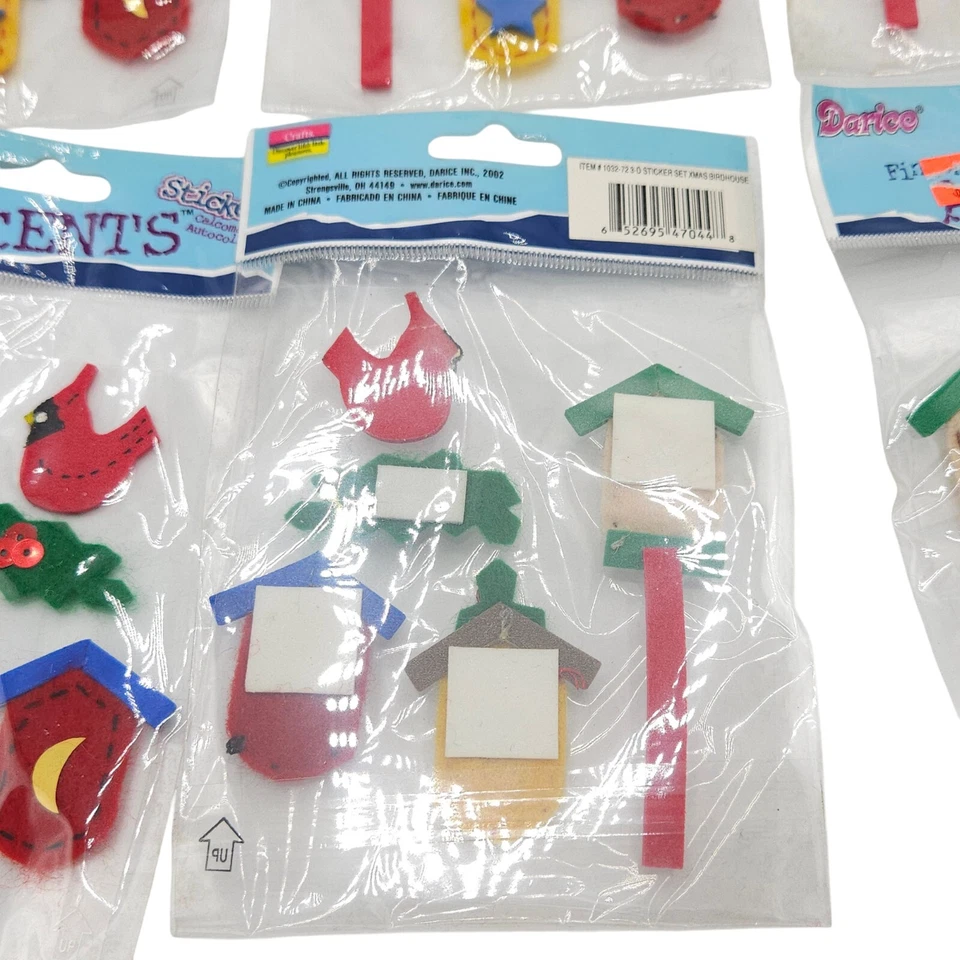 Lote de pegatinas de fieltro de Navidad con detalles de acabado Darice Cardinal Birdhouse Holly Foto 3 de 4