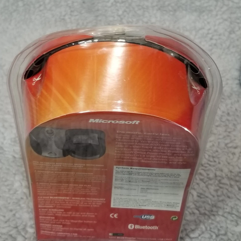 Microsoft Wireless Notebook Presenter 8000 1065 Silver Bluetooth Laser Mouse - Image 4 of 4