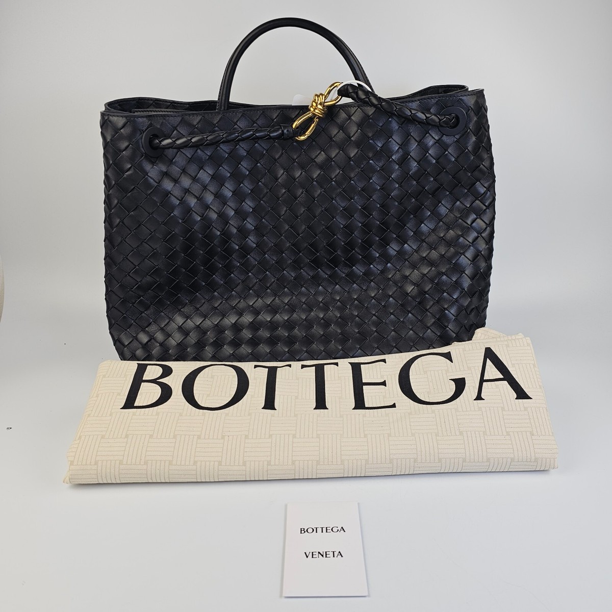 BOTTEGA VENETA正規品/送料関税込み Andiamo Tote Bag Bottega Veneta Andiamo Large leather tote bag Bottega Veneta