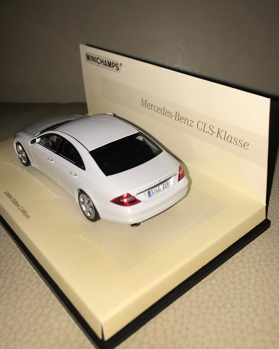MINICHAMPSメルセデス・ベンツCLS-Klasse2004 黒1/43 MINICHAMPSメルセデス・ベンツCLS-Klasse2004 黒1/43 ミニカー