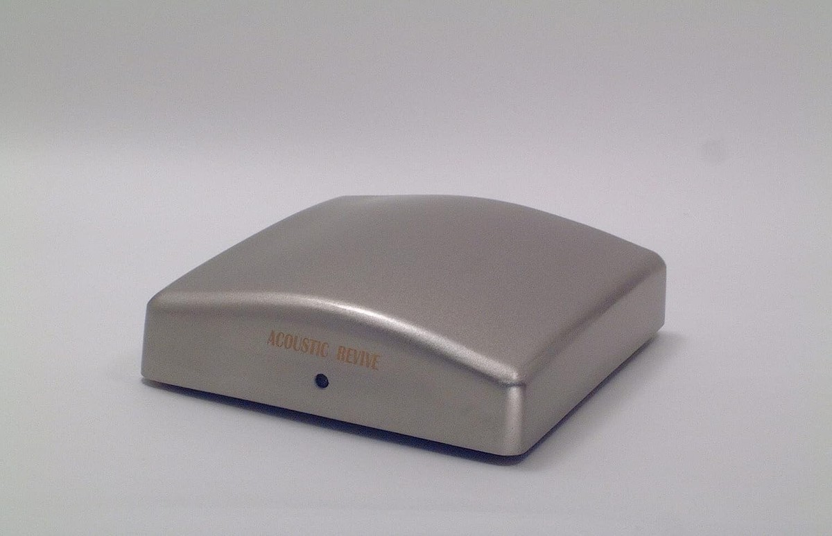 美品‼️ACOUSTIC REVIVE RR-777オーディオ機器 ACOUSTIC REVIVE RR-777 Ultra Low Frequency Pulse Generator