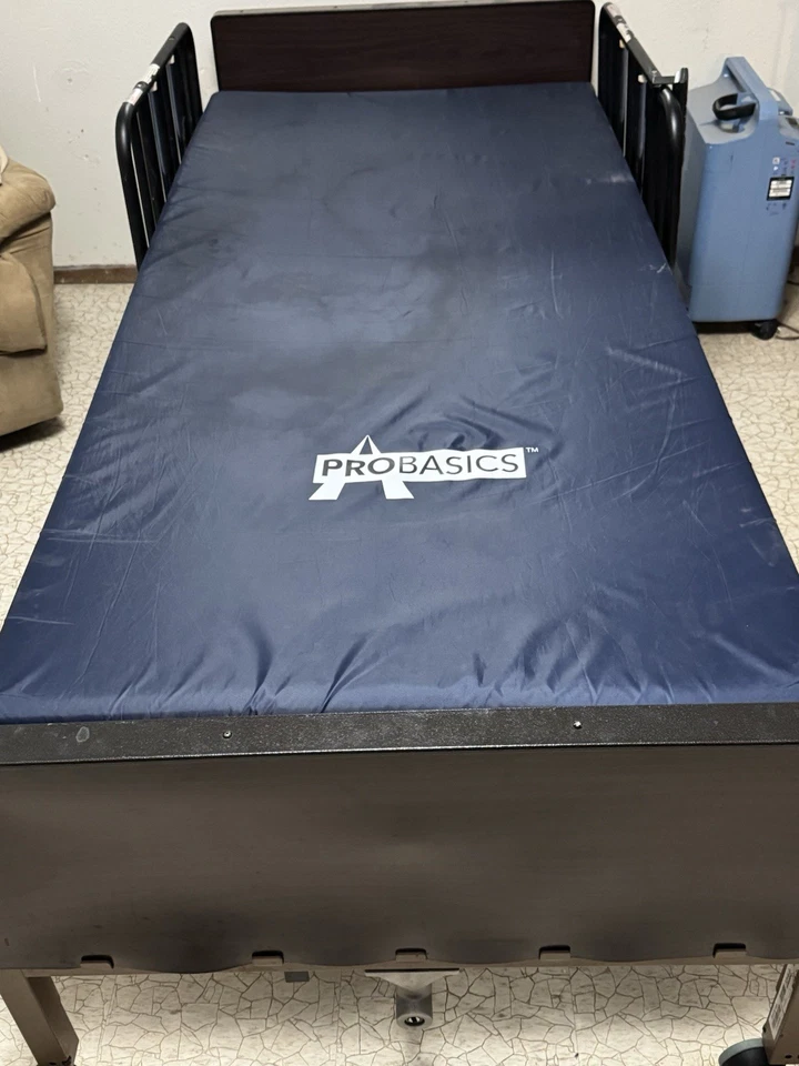 Cama de Hospital Eléctrica Ligeramente Usada Totalmente Ajustable Perfecto Estado de Funcionamiento