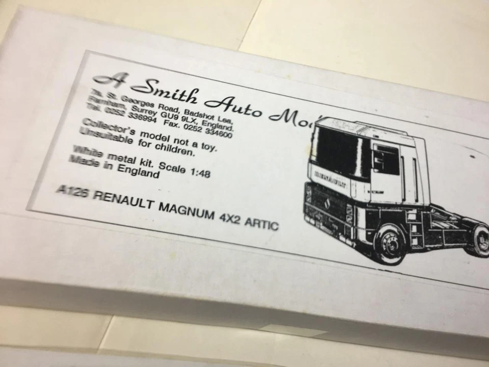 Kit 1/48 Renault Magnum 4x2 ASmith Auto Modelos 1/48 Modelo Kit Camión Tractor Unidad Foto 4 de 4