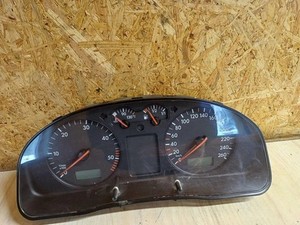 VW PASSAT B5 3B2 Kombiinstrument 3B0920802AX 1.90 Diesel 85kw 1999 34899087