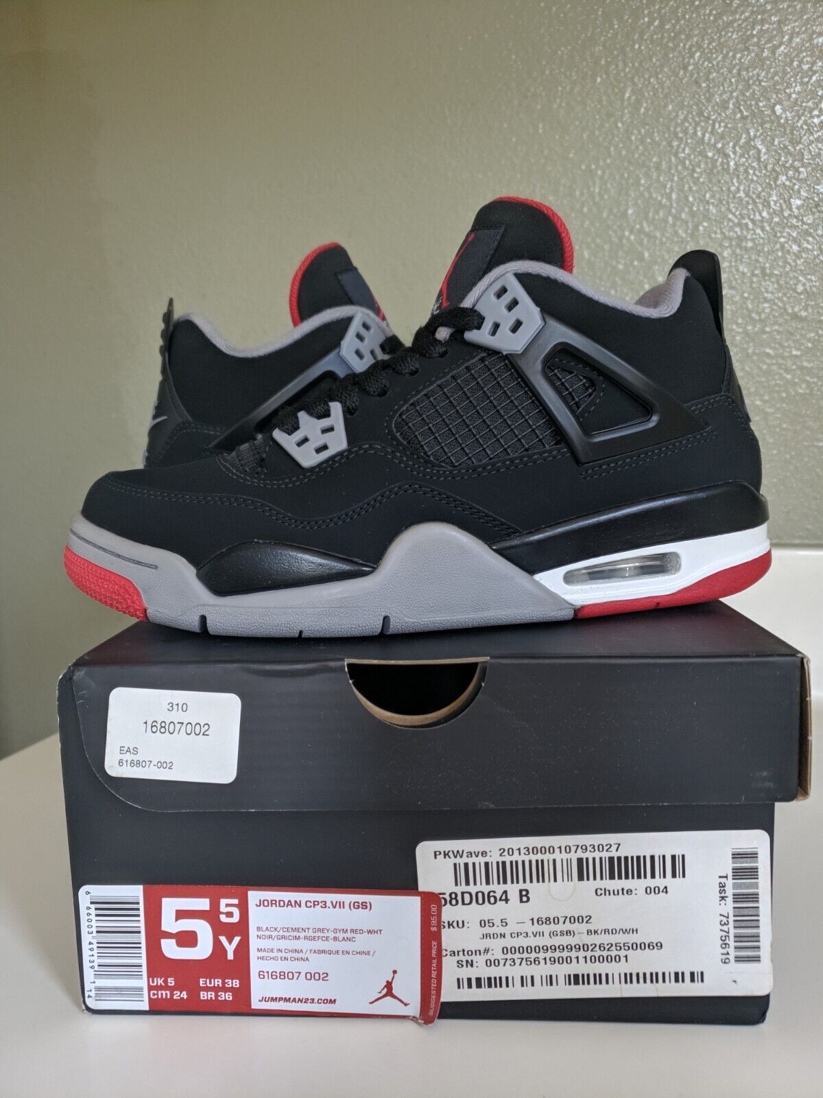 Nike Air Jordan 4 Bred 2019-