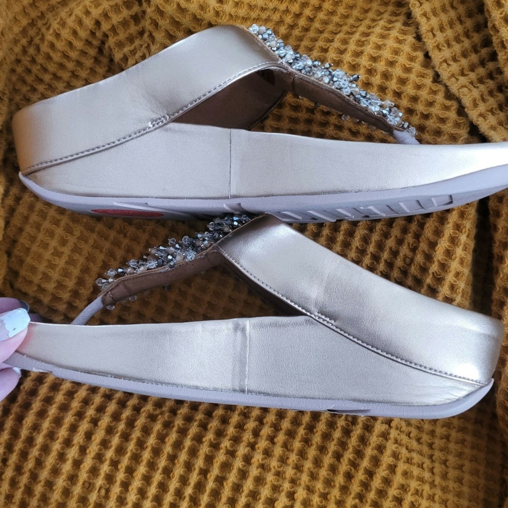 FitFlop Rose Gold Rumba Beaded Sparkle Comfortable Metallic Toe Post Sandal US 9 image 4