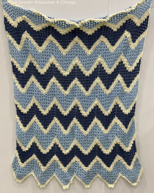Blue & Cream Chevron Stripe Crochet Knit Afghan Granny Blanket 52x36