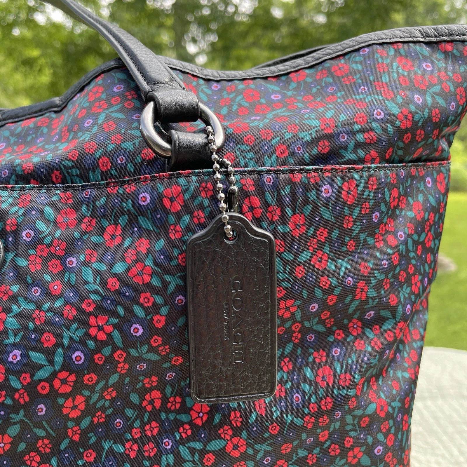 Borsa Coach Ranch in nylon con stampa floreale e pelle nera con ciottoli borsa tote F59435