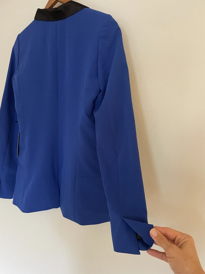 Blazer azul deslumbrante Rock & Republic com lapela preta. Tamanho XS. Novo com etiquetas. Carreira. - Imagem 4 de 4