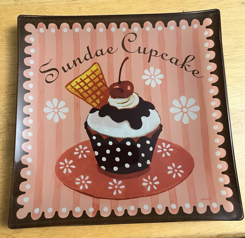 I Love Cupcakes 6” Glass Plates Set Of 4 - Image 4 of 4