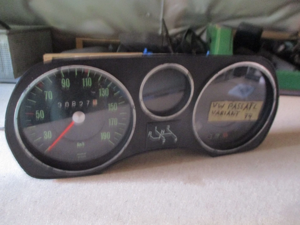 VW Passat B1 Kombiinstrument Tacho Tachometer 190kmh Tank Temp original VAG - Bild 4 von 4