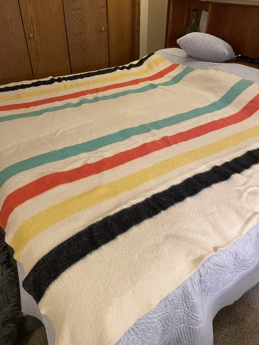 Vintage Golden Dawn Polar Star Blanket JC Penney 100 Wool 84 x