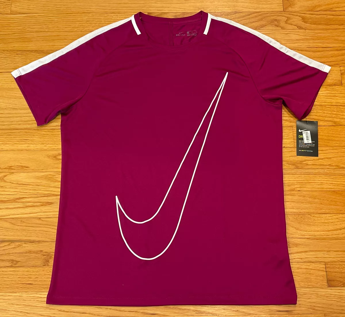 Nike shirt burgundy 2025