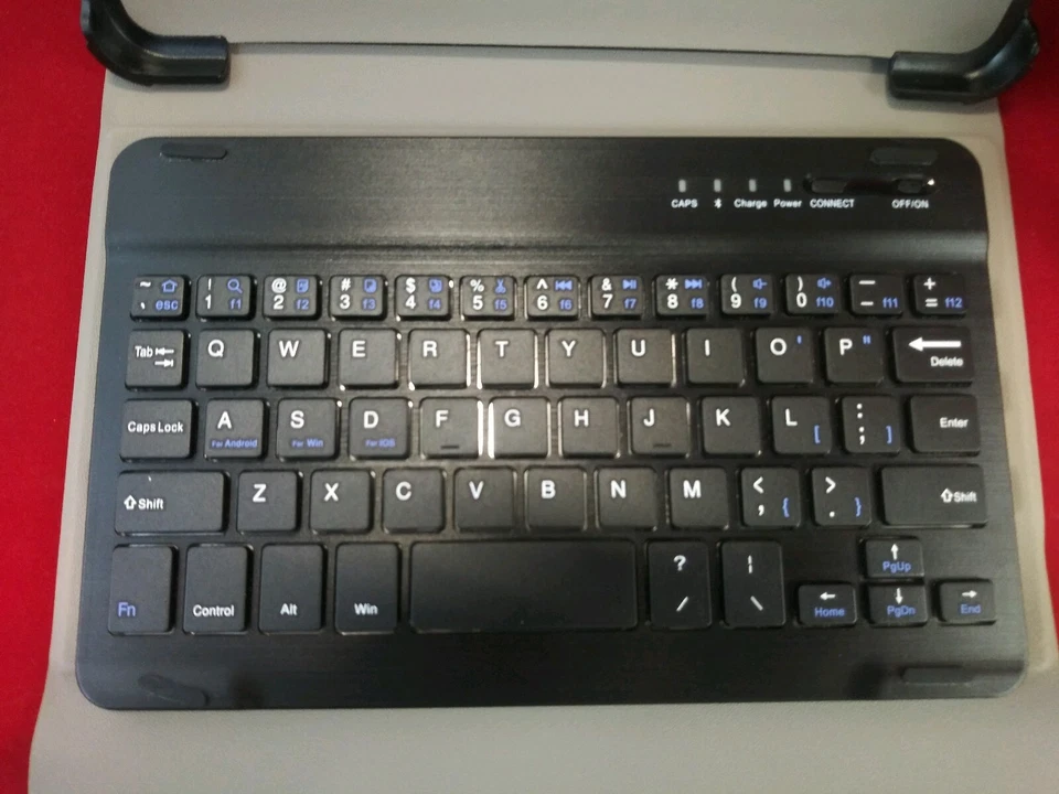 IVSO Samsung Galaxy 8.0 Bluetooth Keyboard Portfolio Case - With Charging Cable - Image 4 of 4